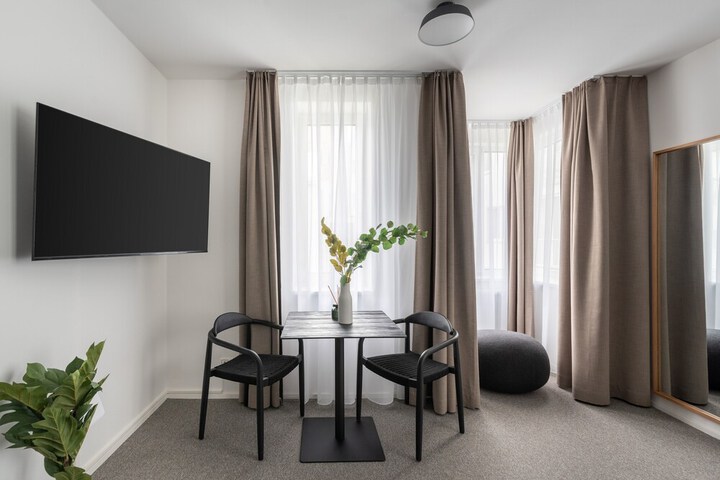 Room 35 of 68