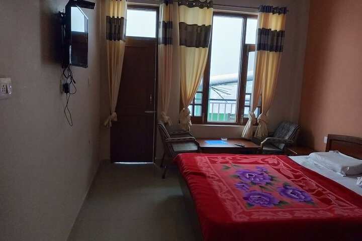 Room 6 of 34