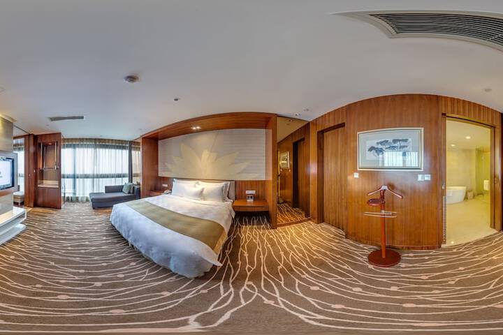 Room 4 of 66
