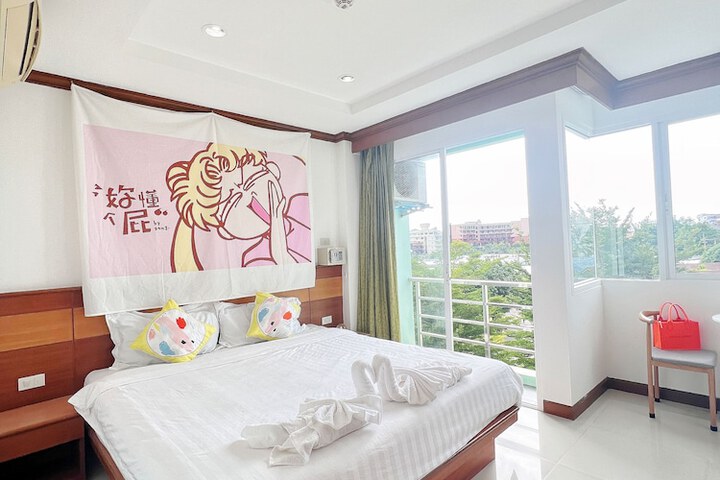 Room 12 of 43