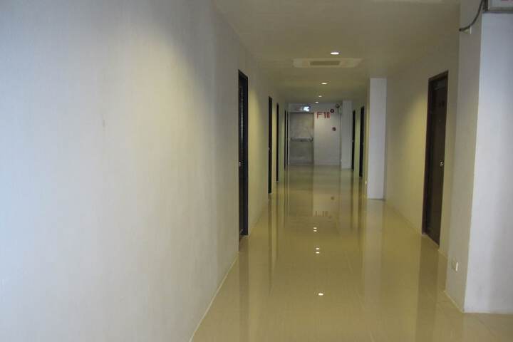 Ballroom/Hall 31 of 32