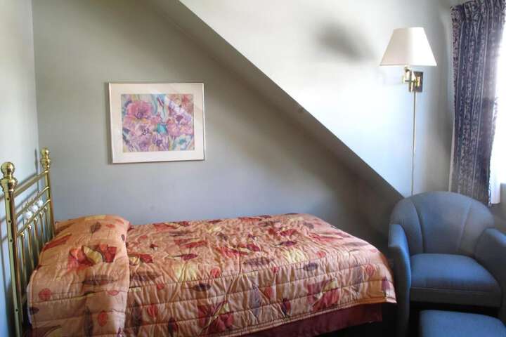 Room 12 of 48