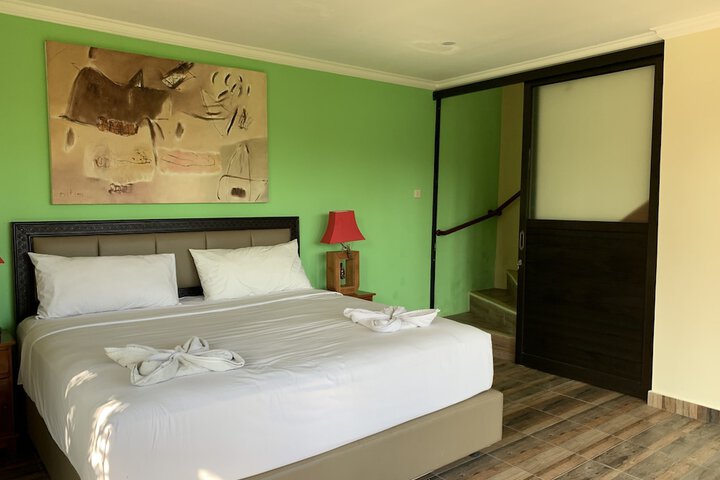 Room 16 of 79