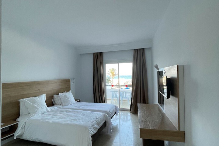 Room 2 of 6