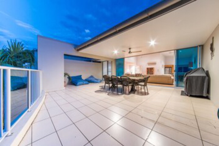 Terrace/Patio 5 of 14