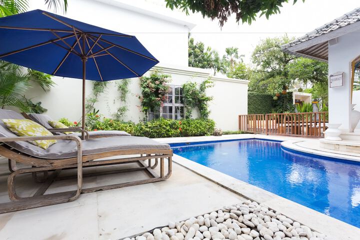 Pool Hotel