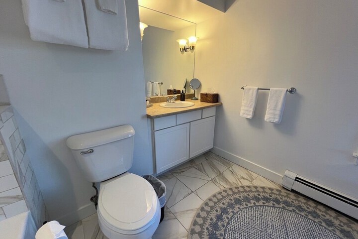 Room 186 of 297