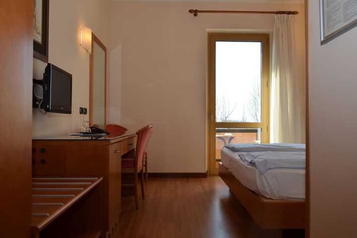 Room 10 of 70