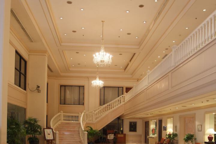 Entrance & Lobby