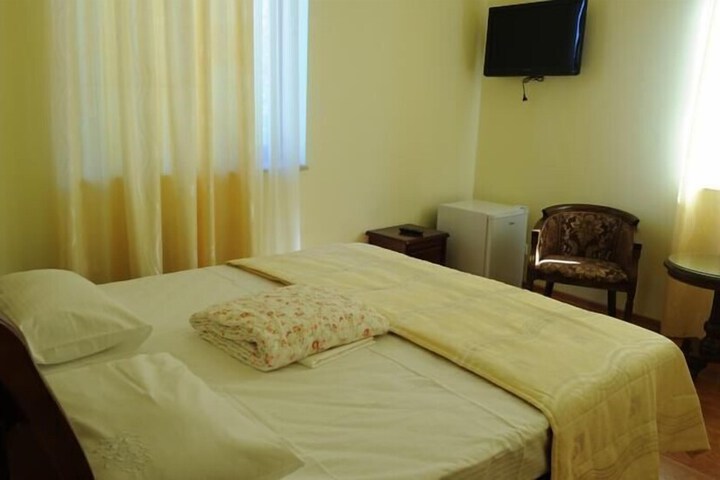 Room 6 of 123