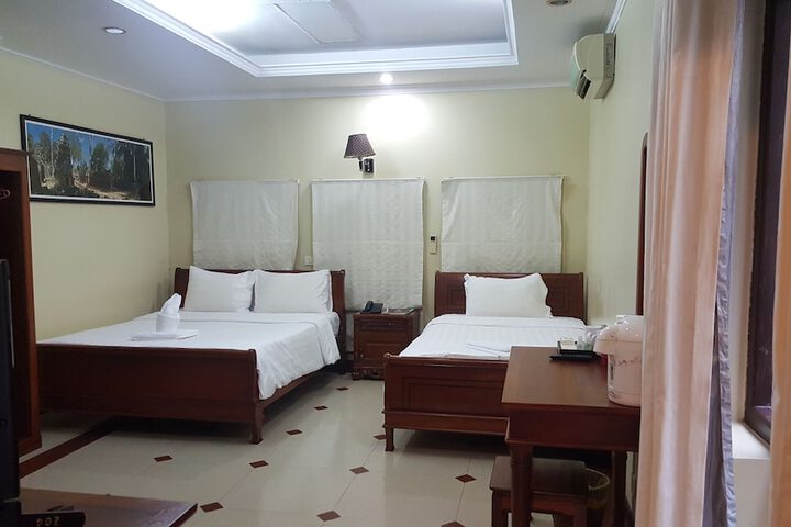 Room 9 of 105