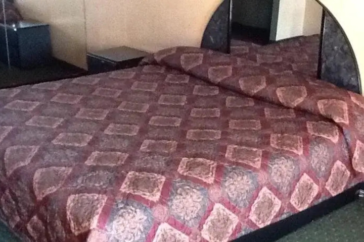LUXURY INN HOUSTON