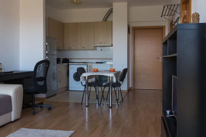 Room 5 of 12