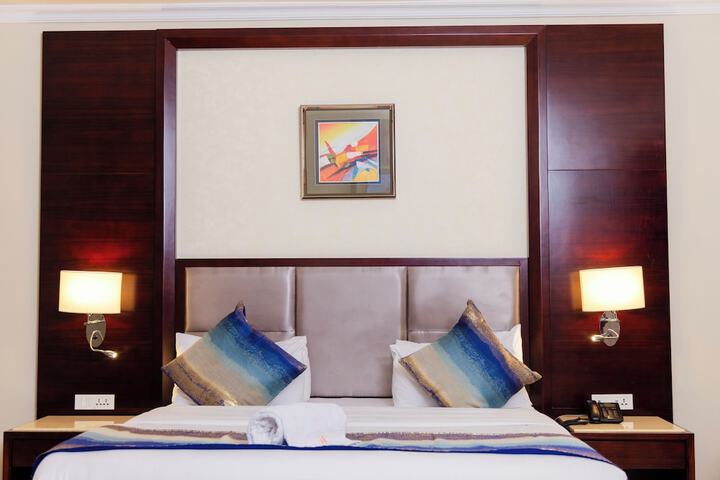 The Grand Palace Hotel