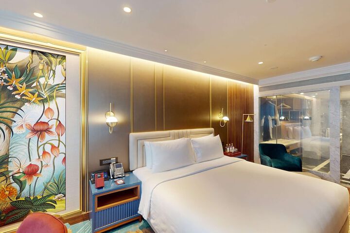 Room 43 of 231