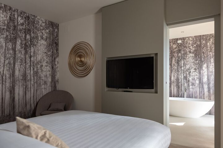 Room 10 of 86