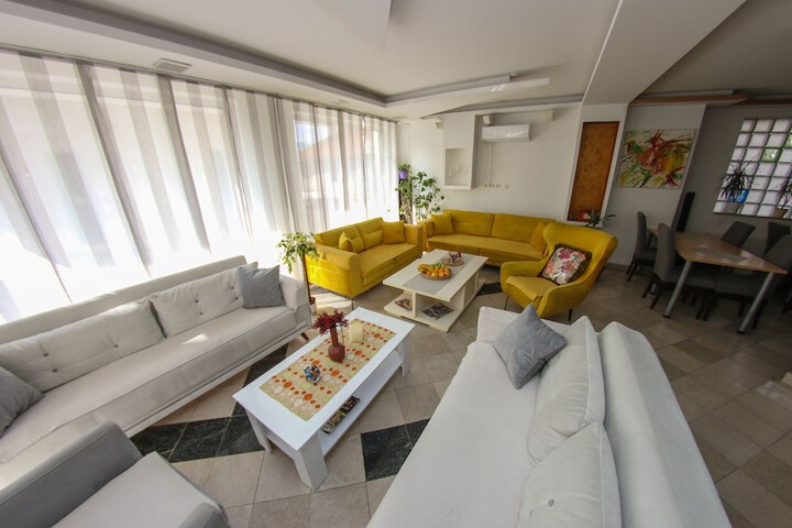 Room 50 of 73