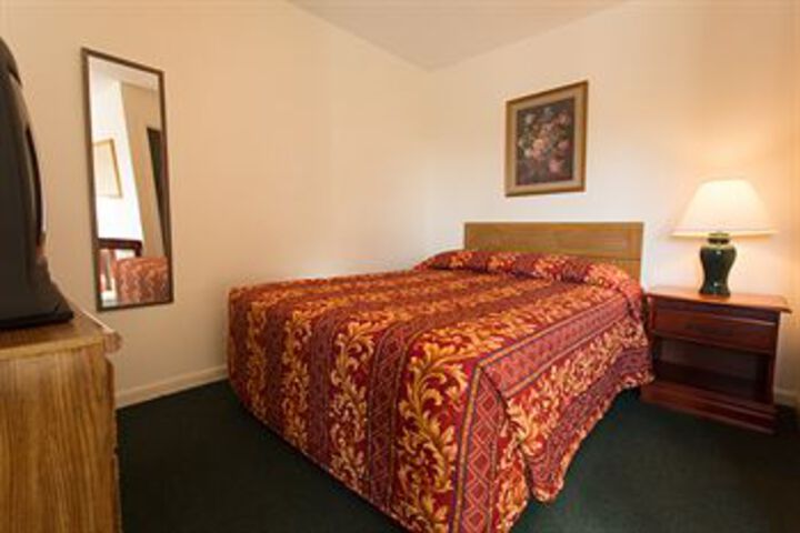 Room 12 of 36
