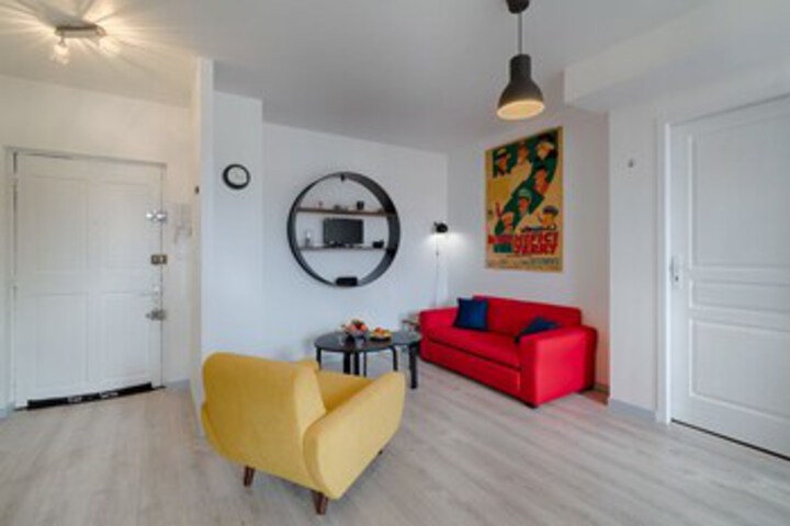 Room 8 of 14