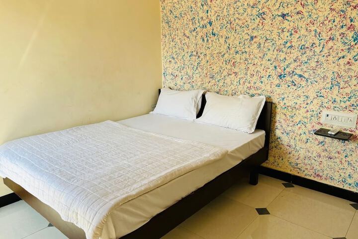 Room 5 of 19