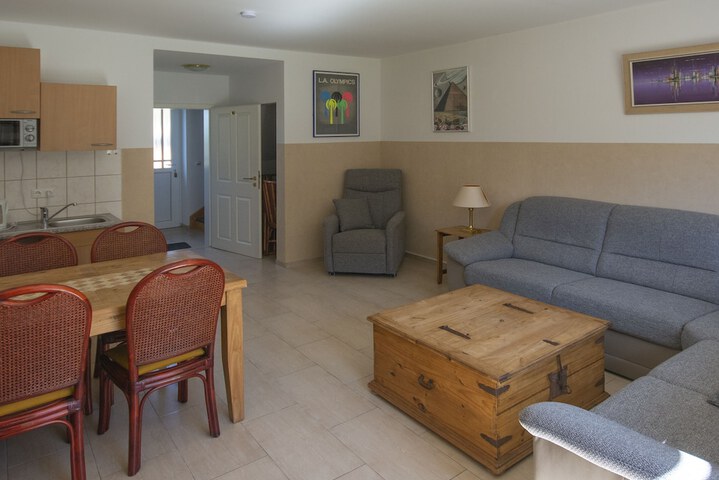 Room 52 of 105