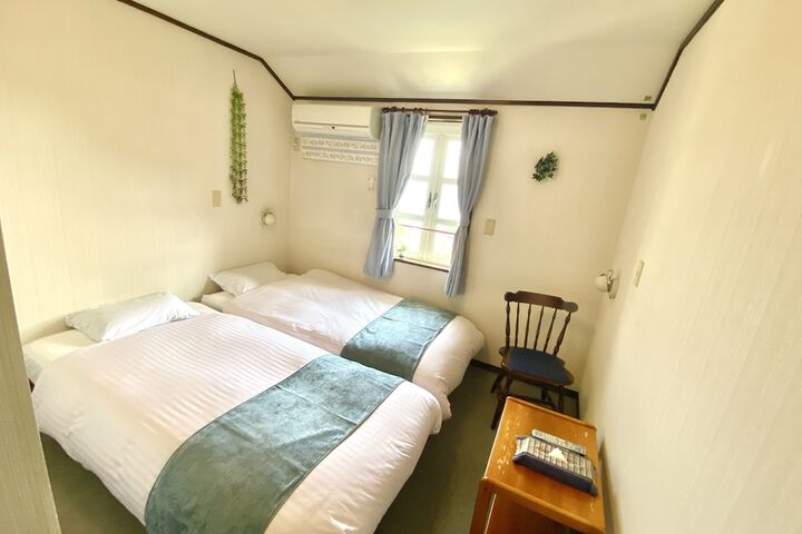 Room 3 of 23