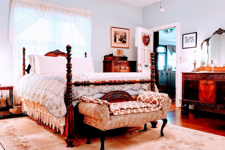 Room 2 of 53