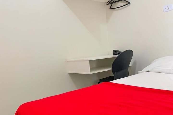 Room 8 of 32