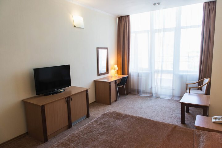 Room 11 of 40