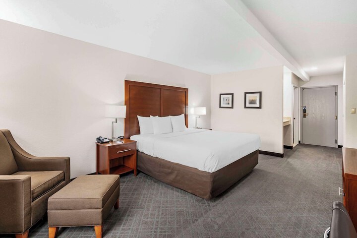 Room 10 of 36