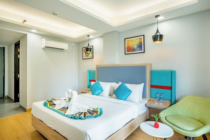 Room 3 of 8