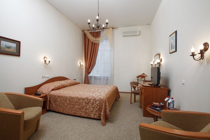 Room 13 of 46