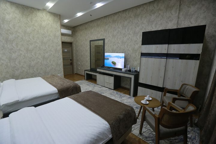 Room 44 of 95