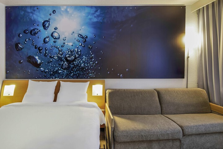 Room 11 of 89
