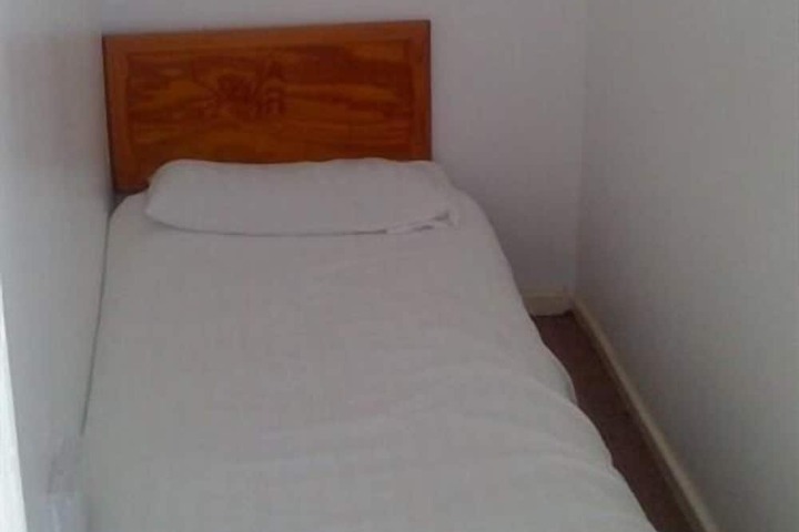 Room 12 of 37