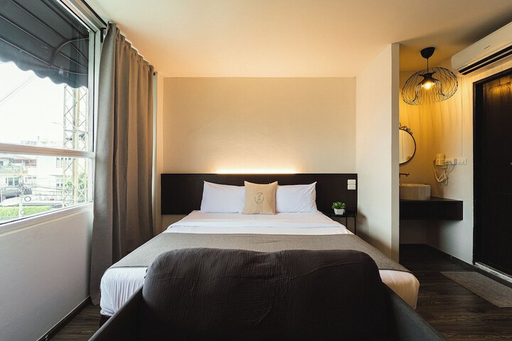 Room 47 of 142