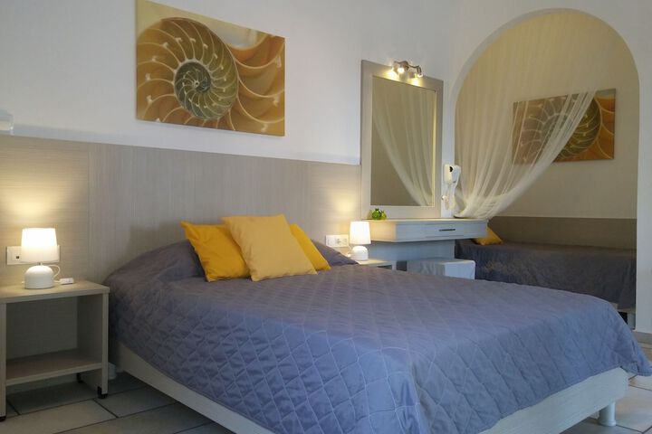 Room 4 of 52