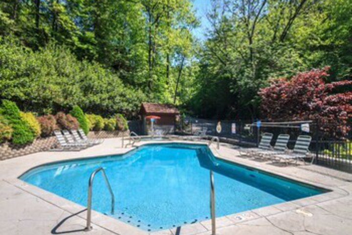 Pool 29 of 44