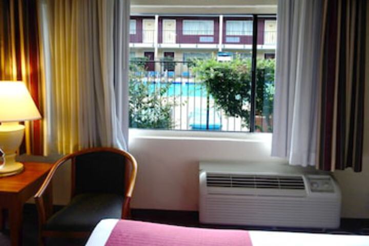 Room 13 of 138
