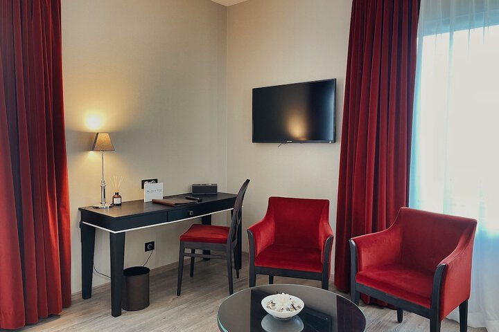 Room 18 of 37