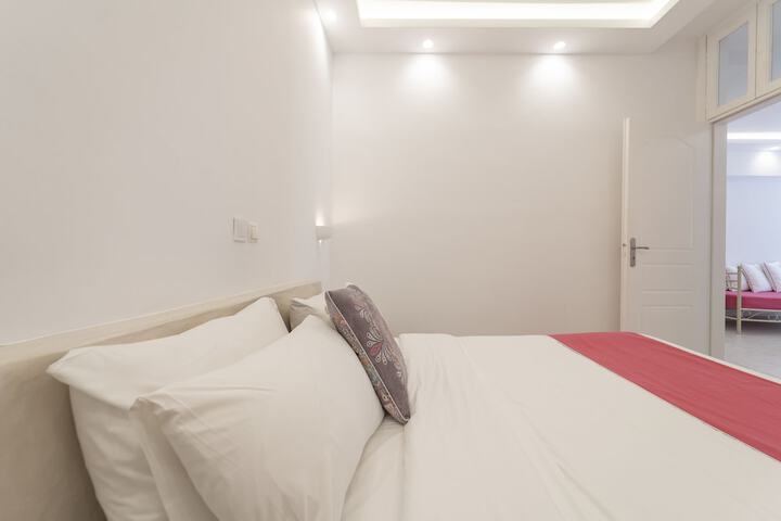 Room 45 of 197