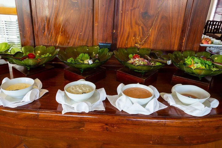 Dining 61 of 90