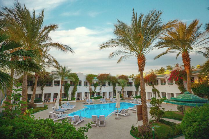 Pool 39 of 82