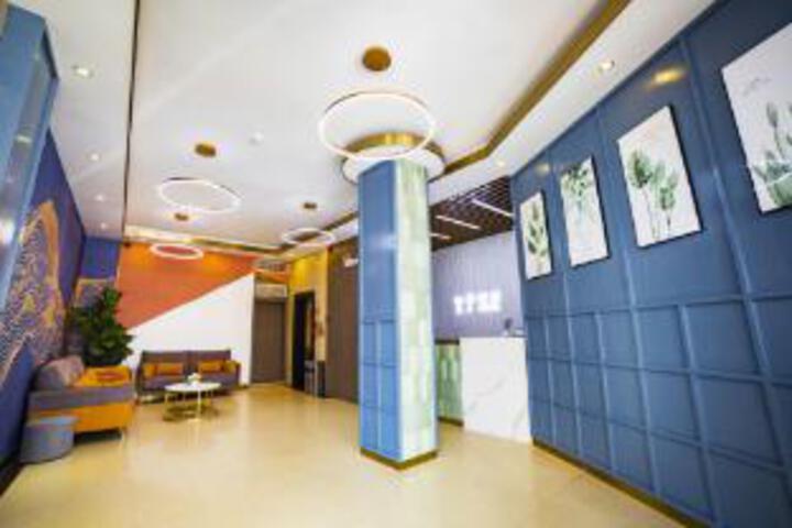 Four Seasons Hotel (Guangxi University East Gate Branch)