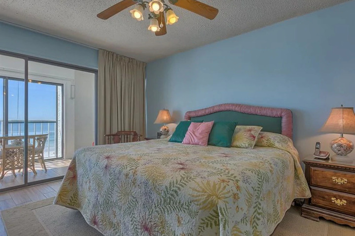 Room 2 of 4