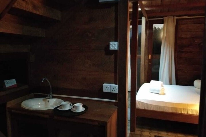 Room 13 of 48