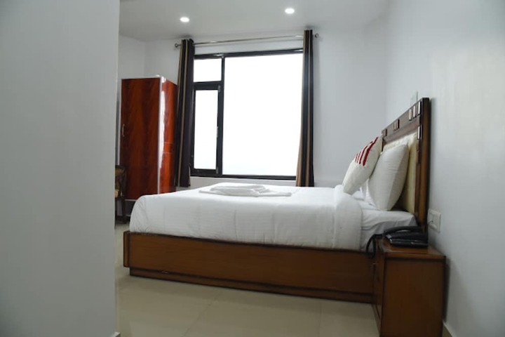 Room 28 of 76