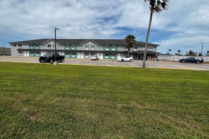 Hotel 4 of 6