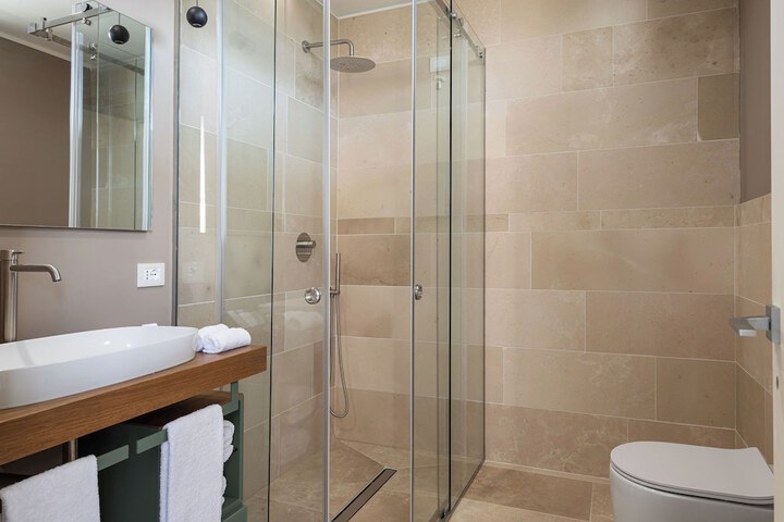 Room 47 of 82
