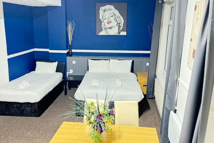 Room 52 of 106